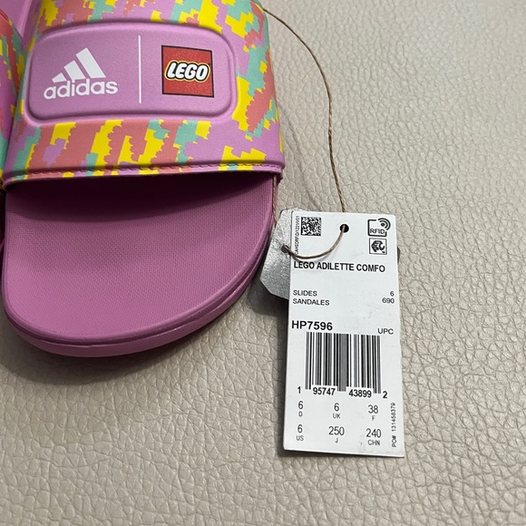 NWT - Adidas Lego Adilette Comfort Sandal - Youth 6/Women 6.5/EU 38 - Picture 9 of 11